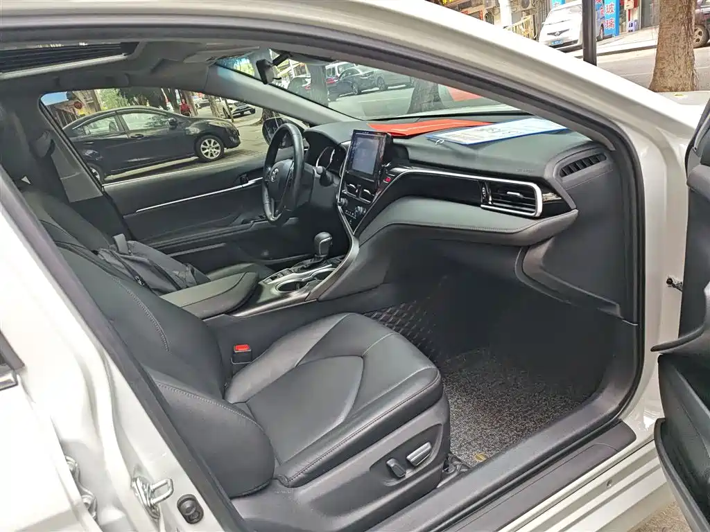 Toyota Camry 2023 Hybrid 2.5HGVP Leading Edition фото 25