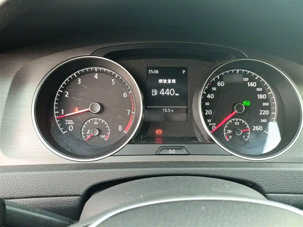 Volkswagen Golf 2016 230TSI Automatic Comfort фото 4