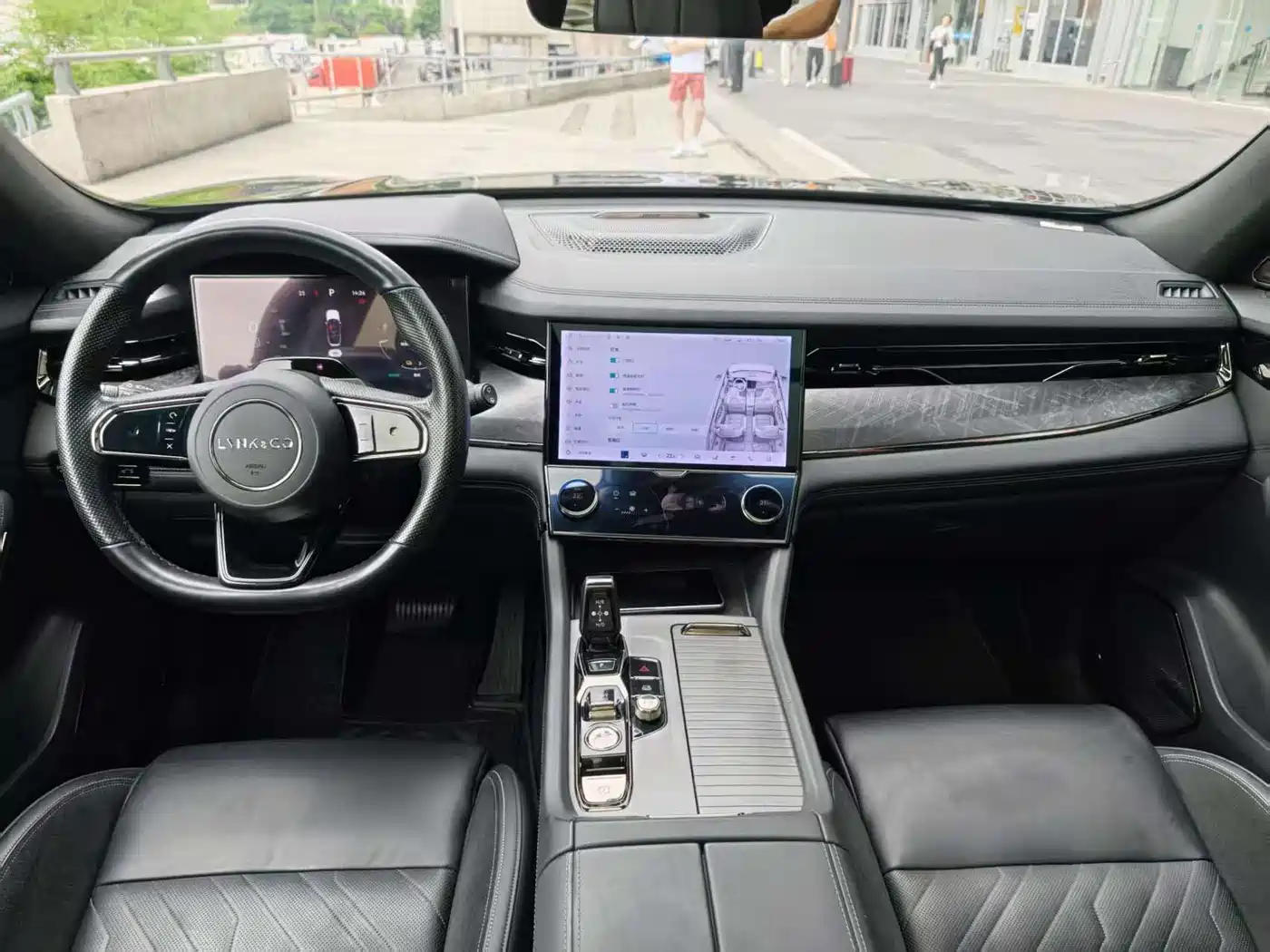 Lynk & Co 09 EM-P 2021 2.0T PHEV Ultra 6-seater фото 16