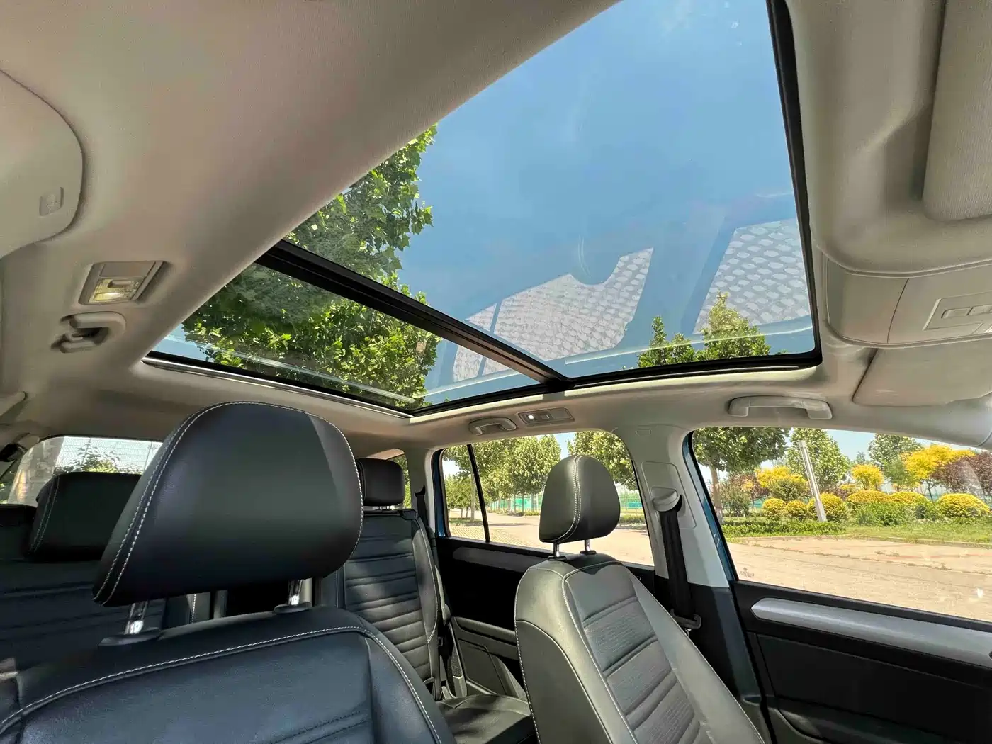 Volkswagen Touran 2021 Touran L 280TSI DSG Cross Luxury 6-Seater фото 17