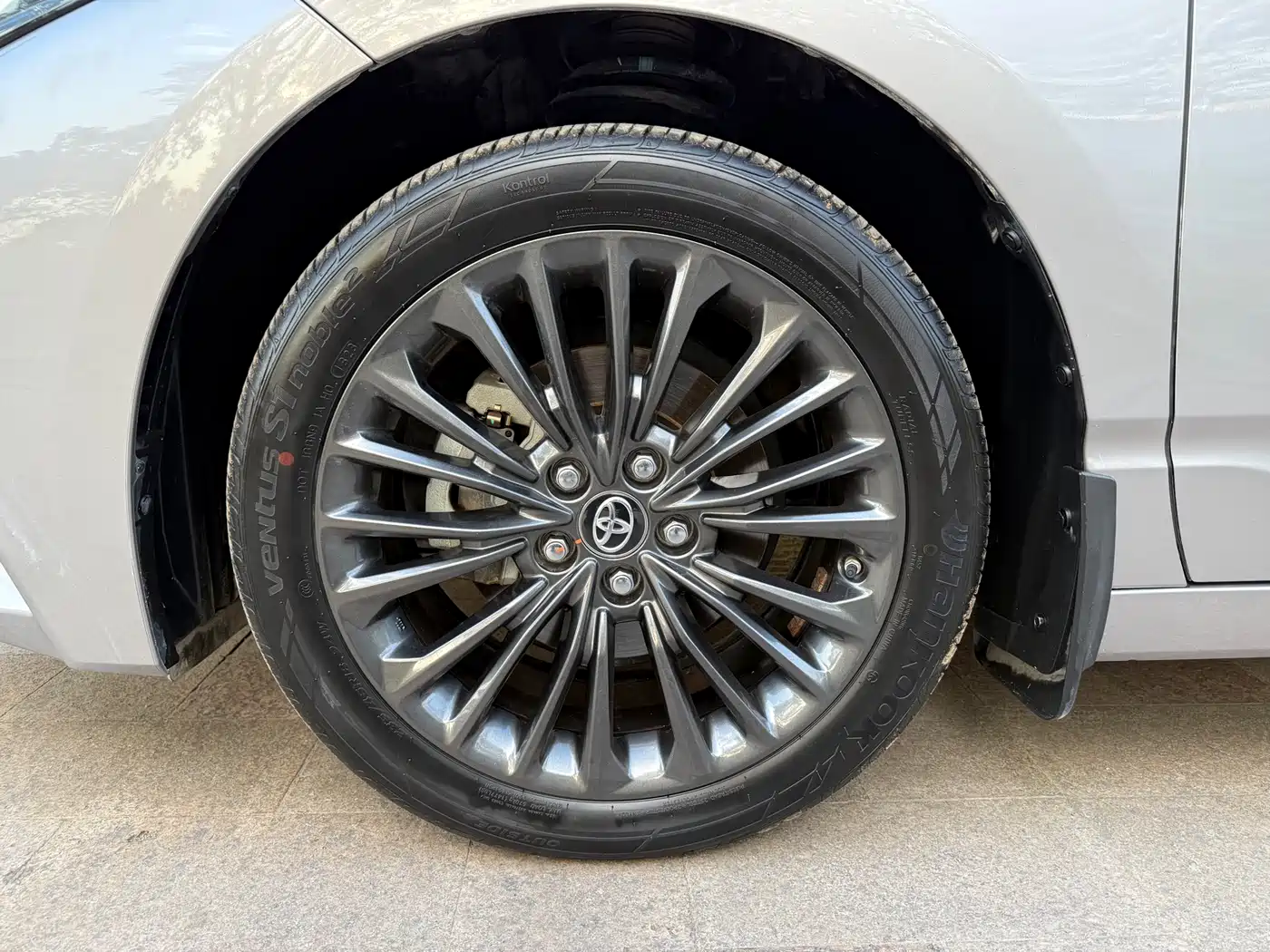 Toyota Avalon 2023 2.0L XLE Premium Edition фото 20