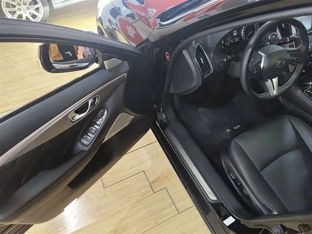 Infiniti Q50L 2018 2018 2.0T Premium Edition China V