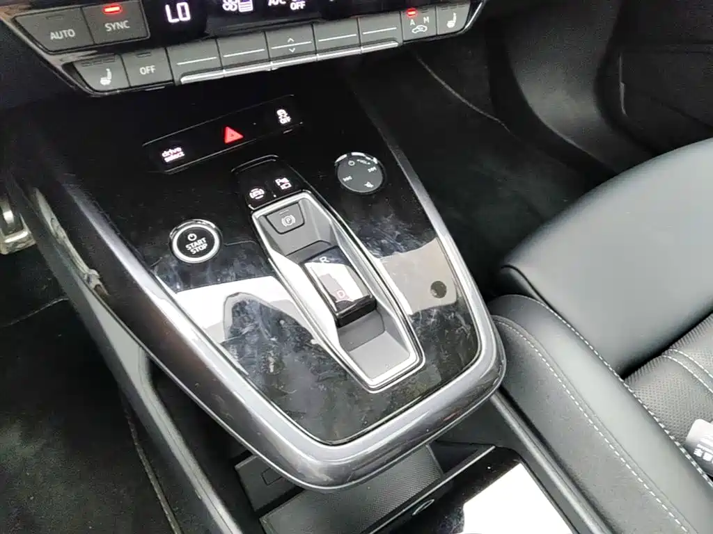Audi Q4 e-tron 2024 50 e-tron quattro Creation Night Edition фото 21