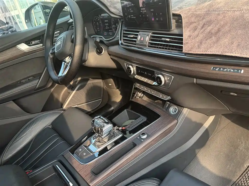 Audi Q5L 2024 Model 45 TFSI Premium Dynamic фото 7