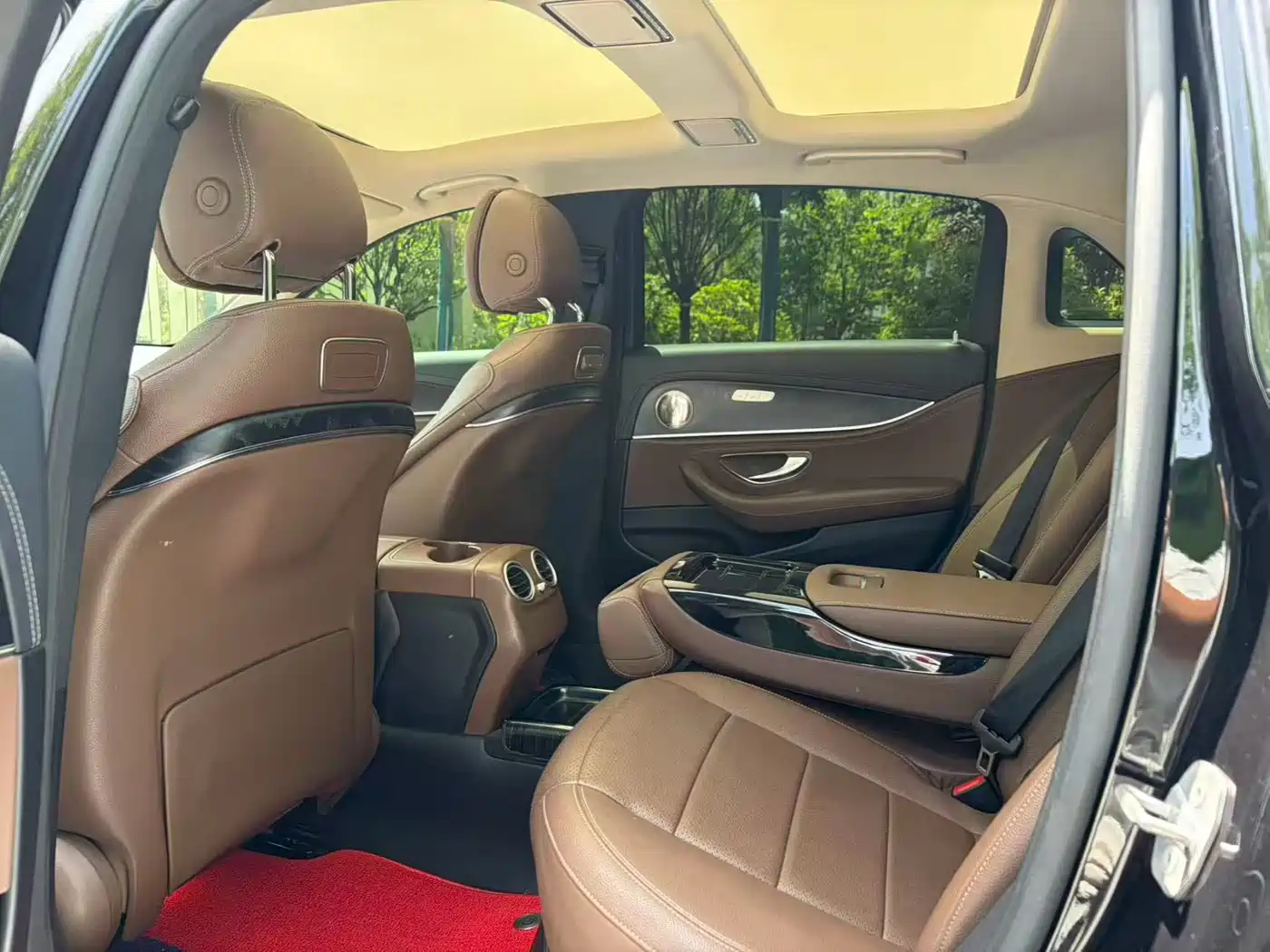 Mercedes-Benz E-Class 2017 E 300 L Sport Fashion фото 4