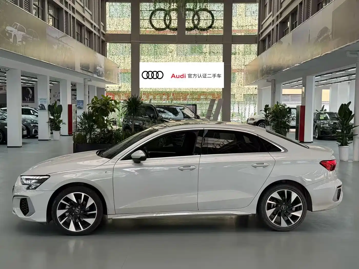 Audi A3 2023 A3L Limousine 35 TFSI Fashion Sport фото 3