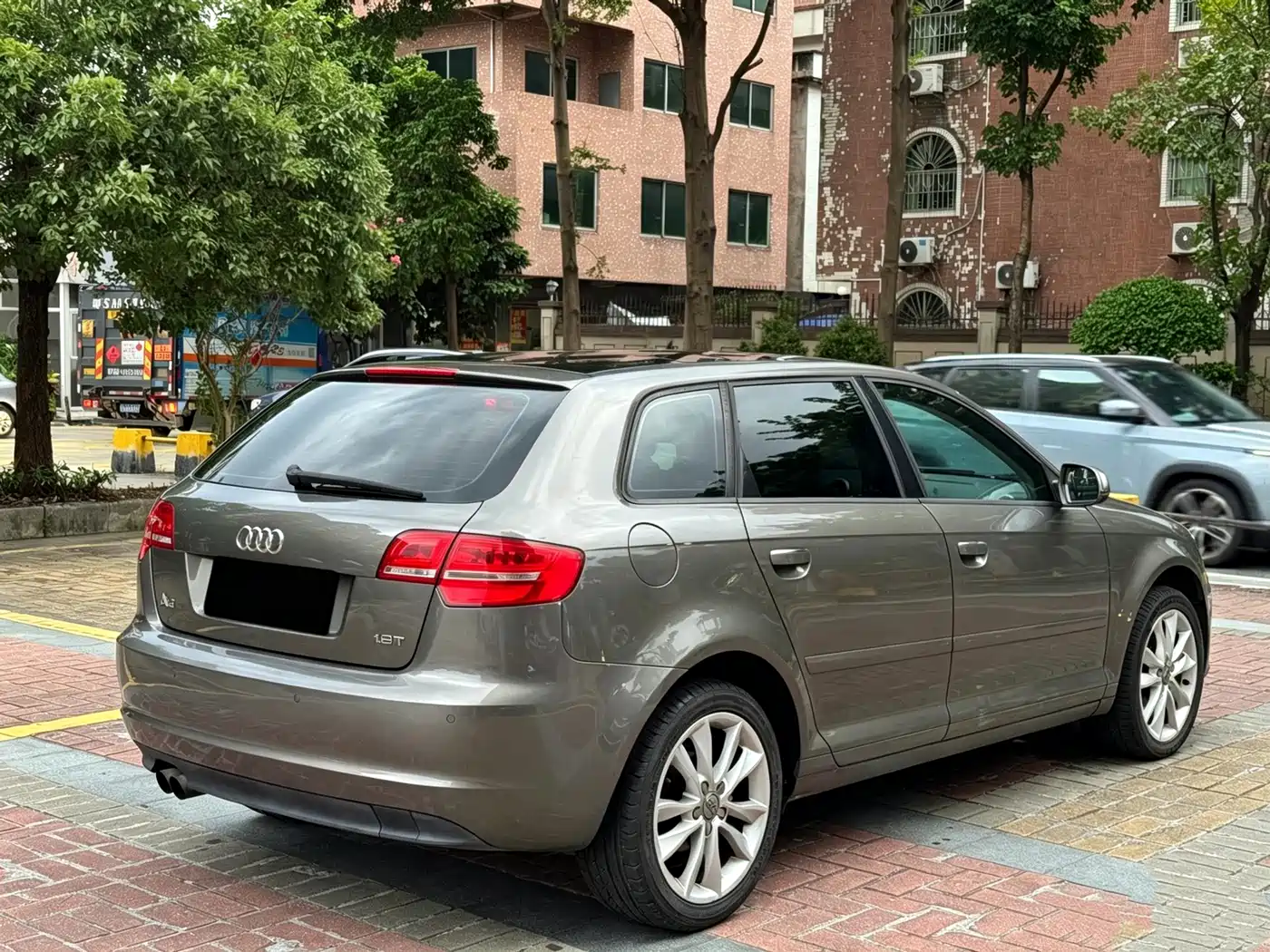 Audi A3 (Import) 2011 2010 Sportback 1.8T Luxury Model