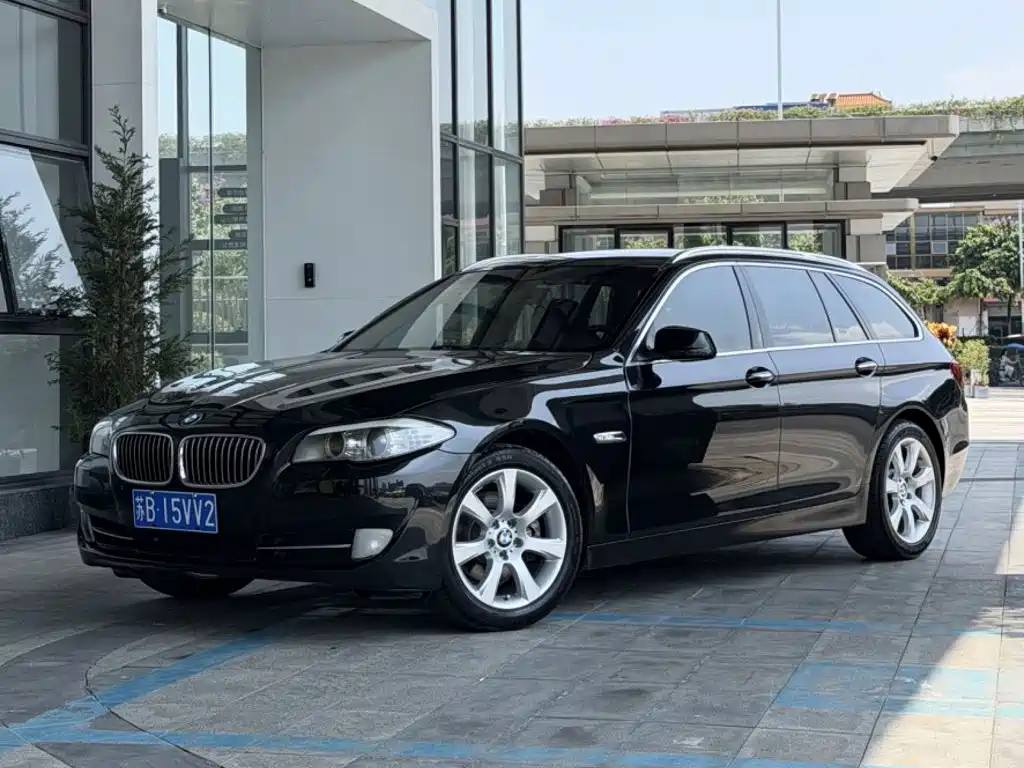 BMW 5 Series (Import) 2013 2012 530i Leading Touring Edition
