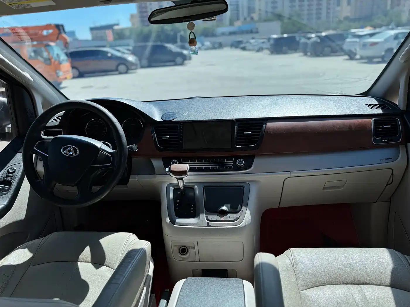 SAIC Maxus Maxus G10 2015 2015 2.0T Automatic Commemorative Edition