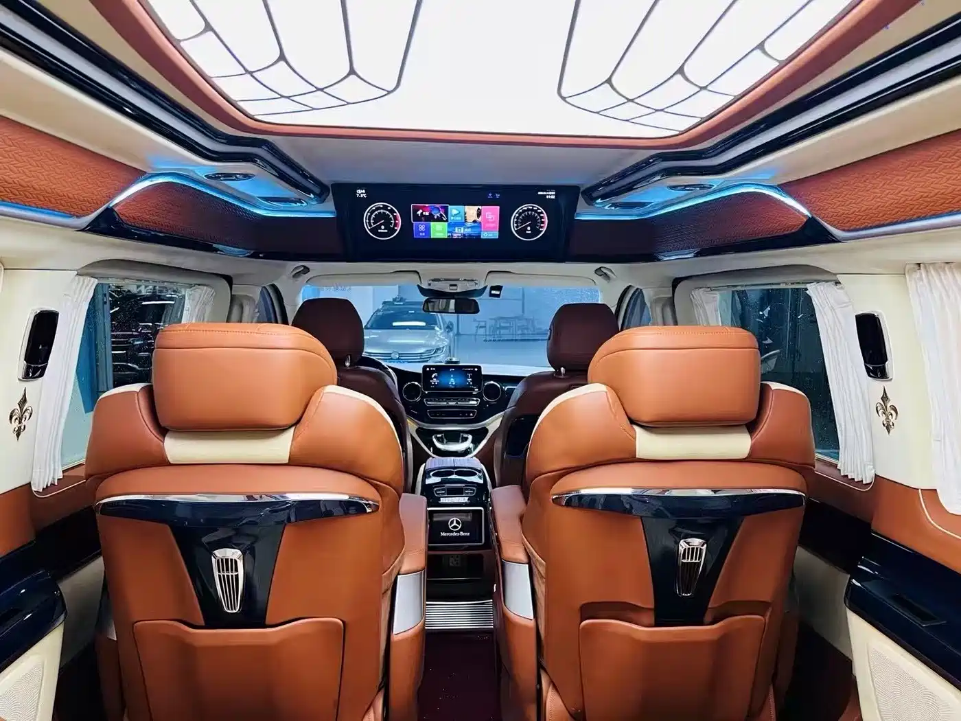 Mercedes-Benz V-Class 2022 V 260 L Long Wheelbase Luxury Edition фото 17