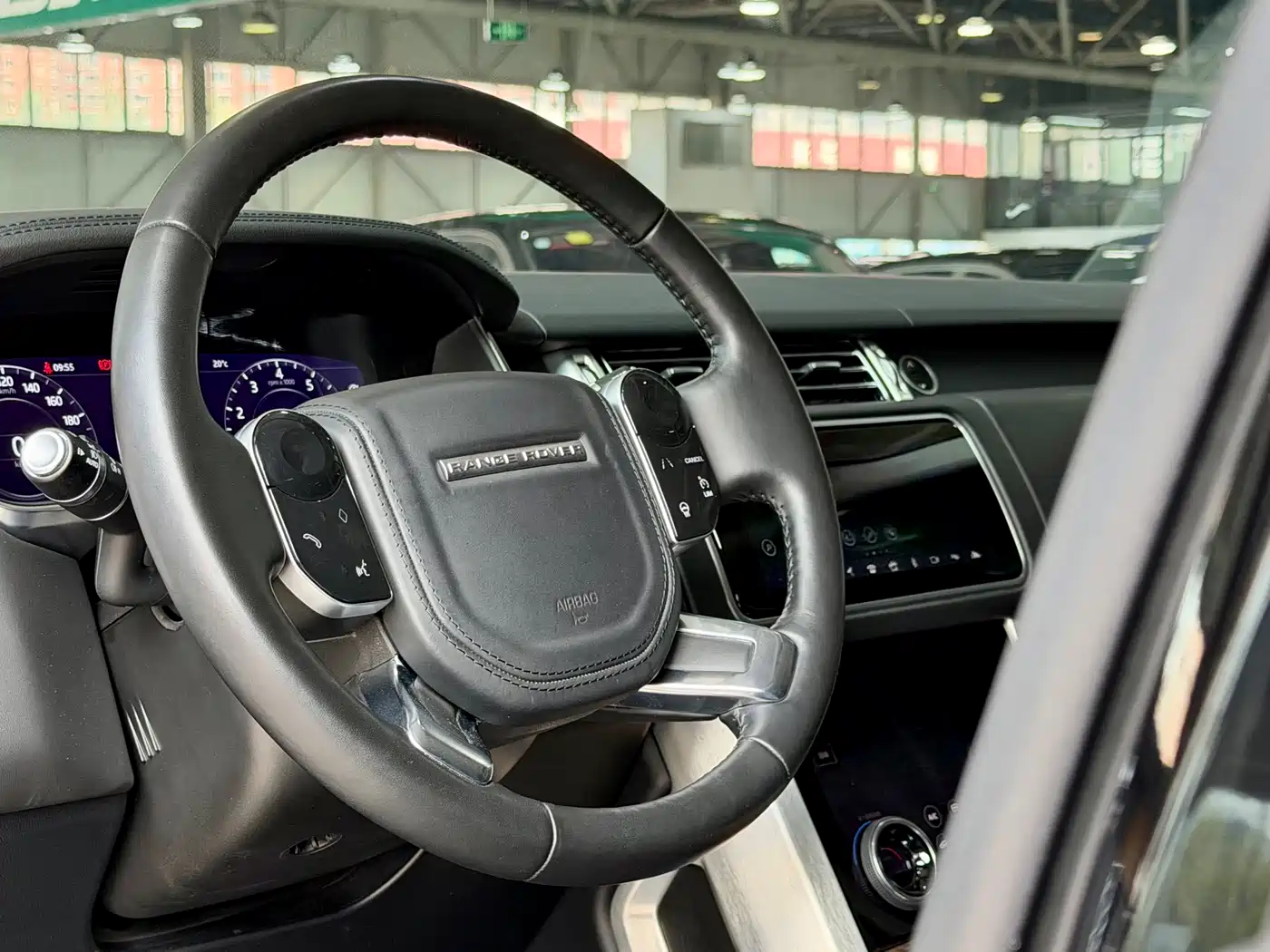 Land Rover Range Rover 2019 3.0 SC V6 Heritage Extended Edition фото 5