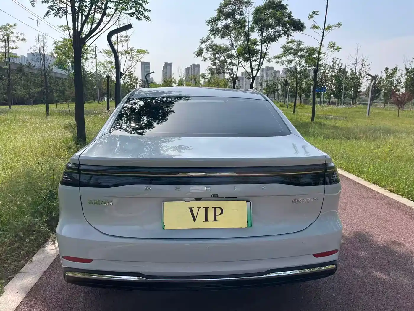 Geely Galaxy Galaxy A7 2025 EM-i 150km Premium Edition фото 8