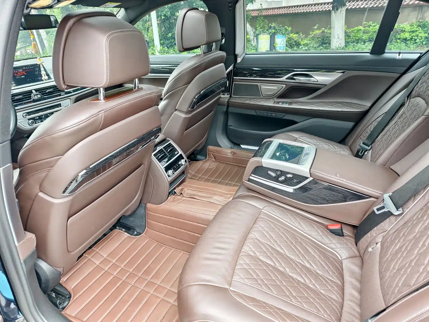 BMW 7 Series 2021 Model 740Li Leading M Sport Package фото 26