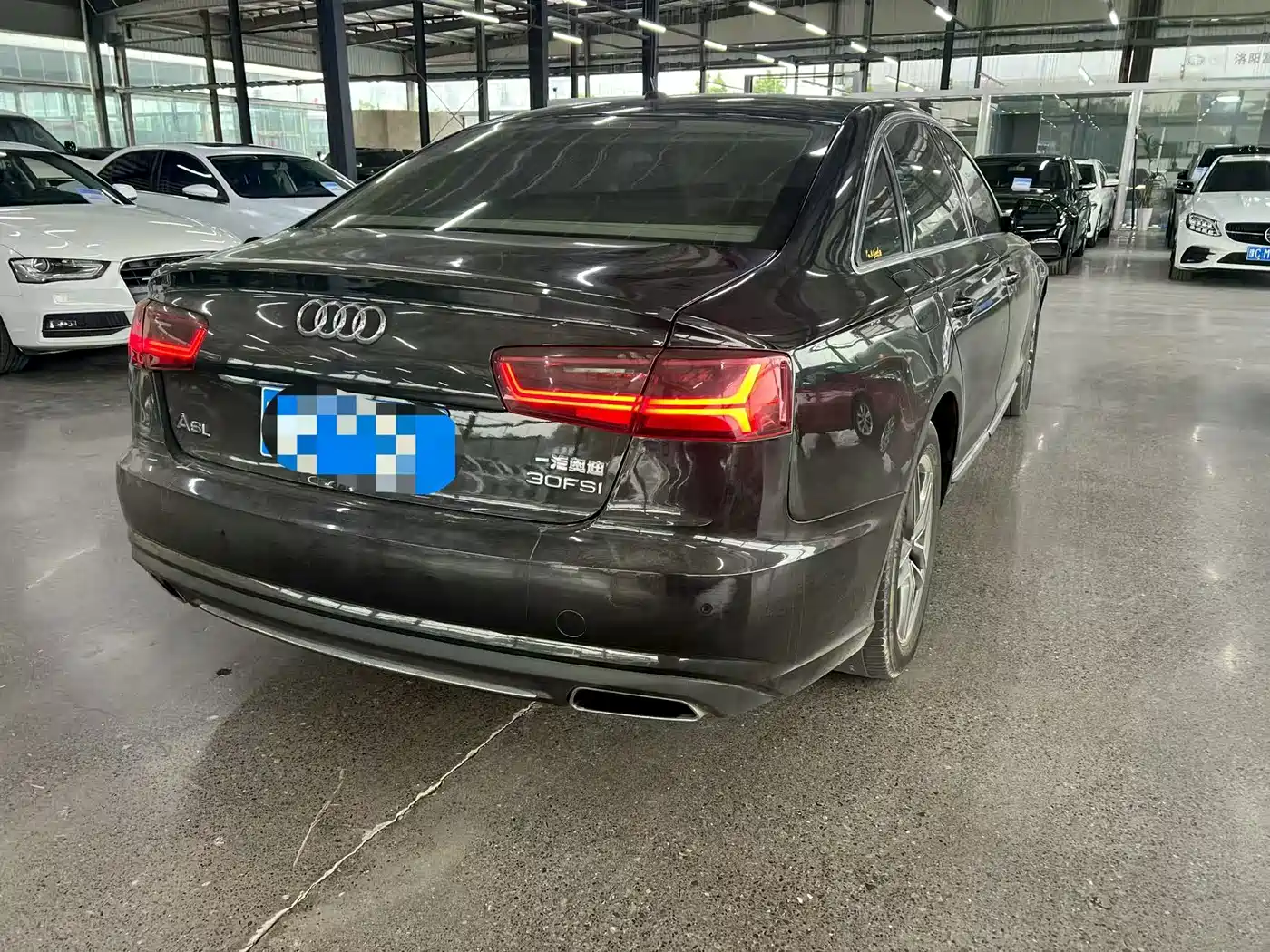 Фото 5 - Audi A6L