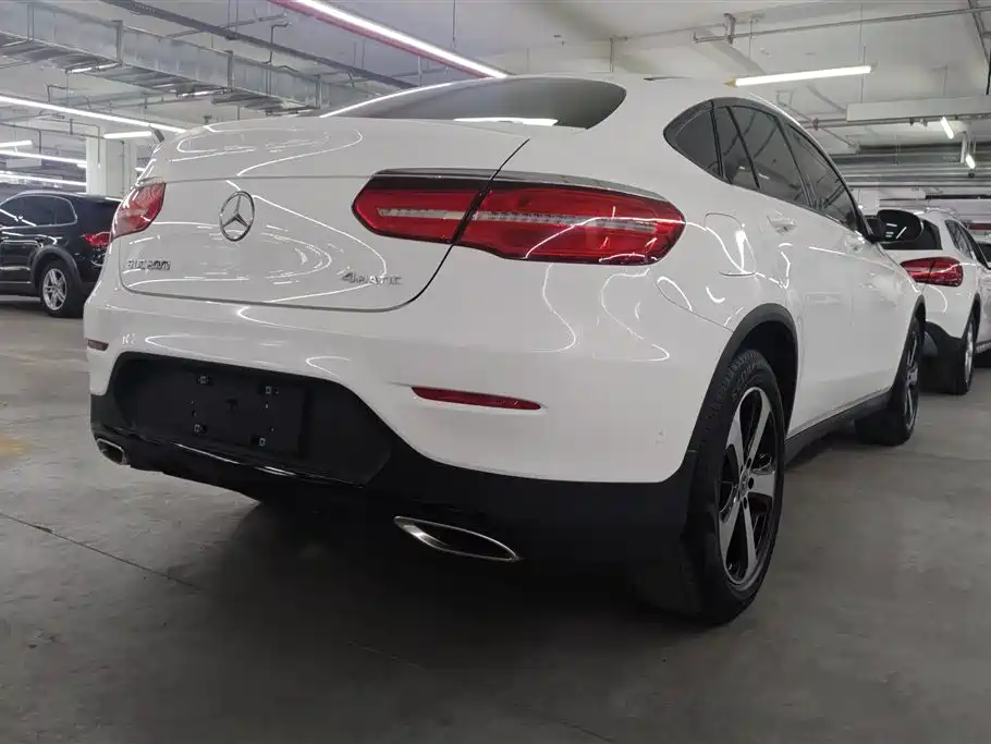 Mercedes-Benz GLC Coupe 2018 GLC 200 4MATIC Coupe SUV фото 3