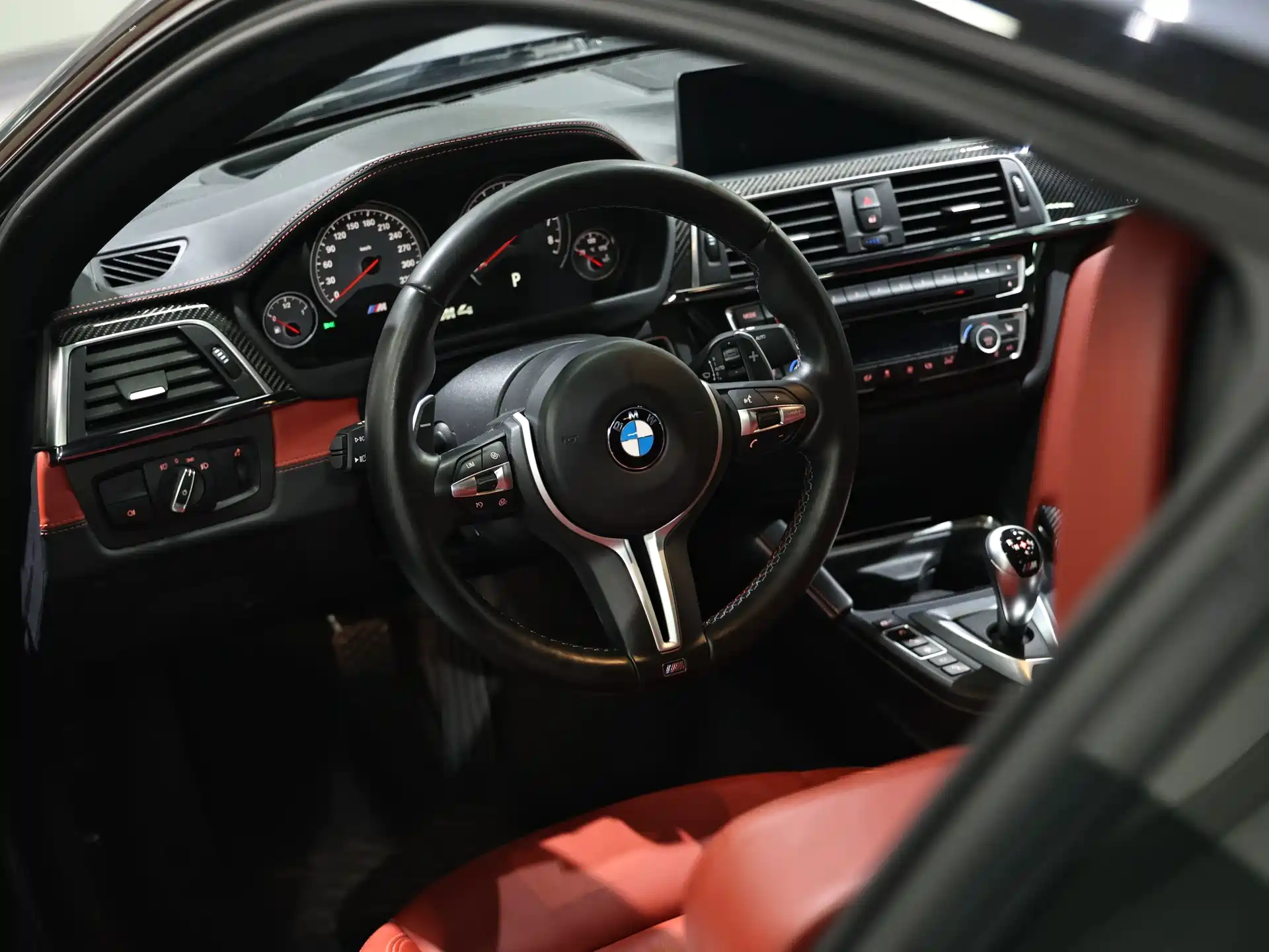 Photo 7 - BMW M4