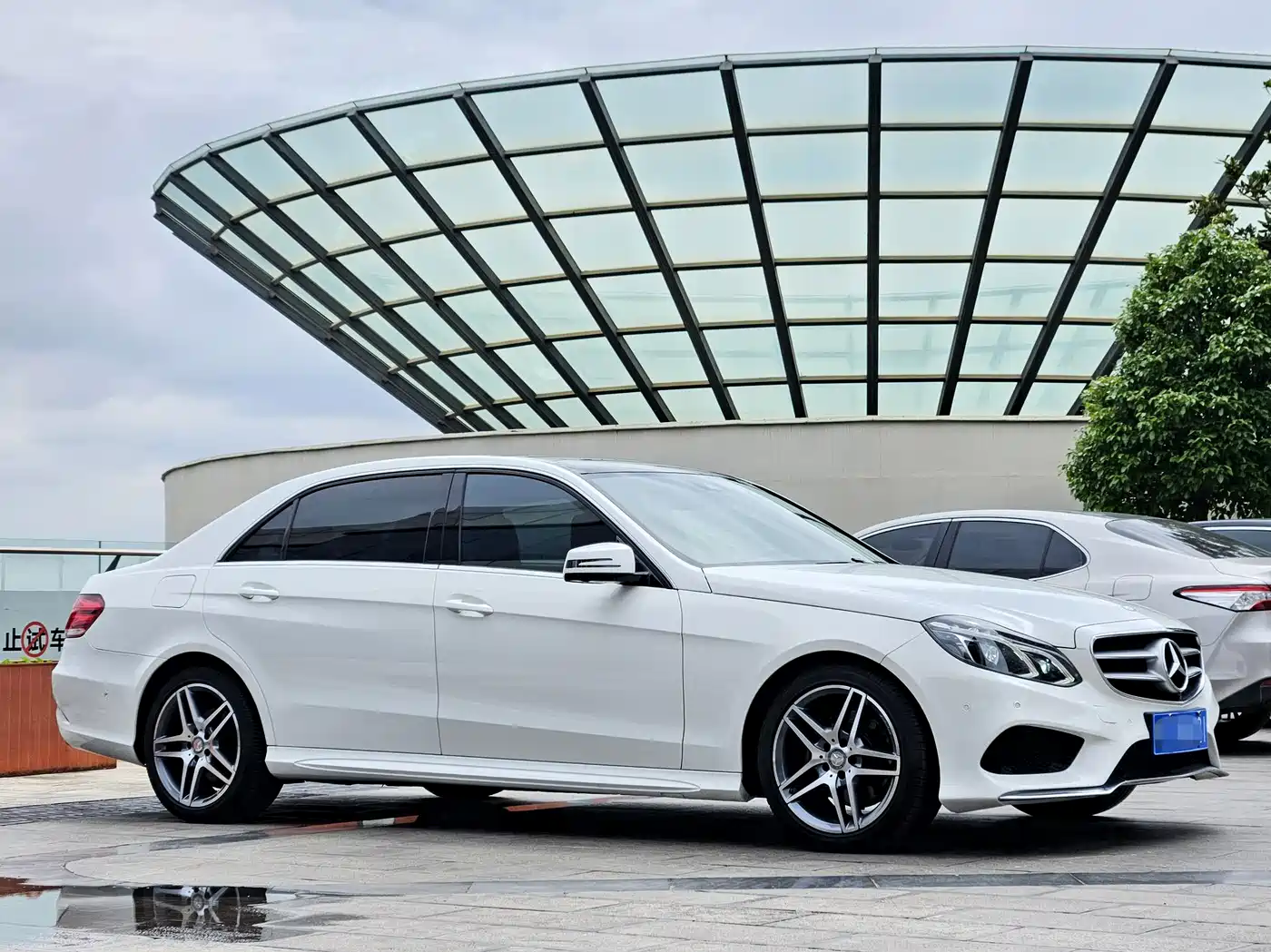 Mercedes-Benz E-Class 2015 E 260 L Sport Luxury фото 3