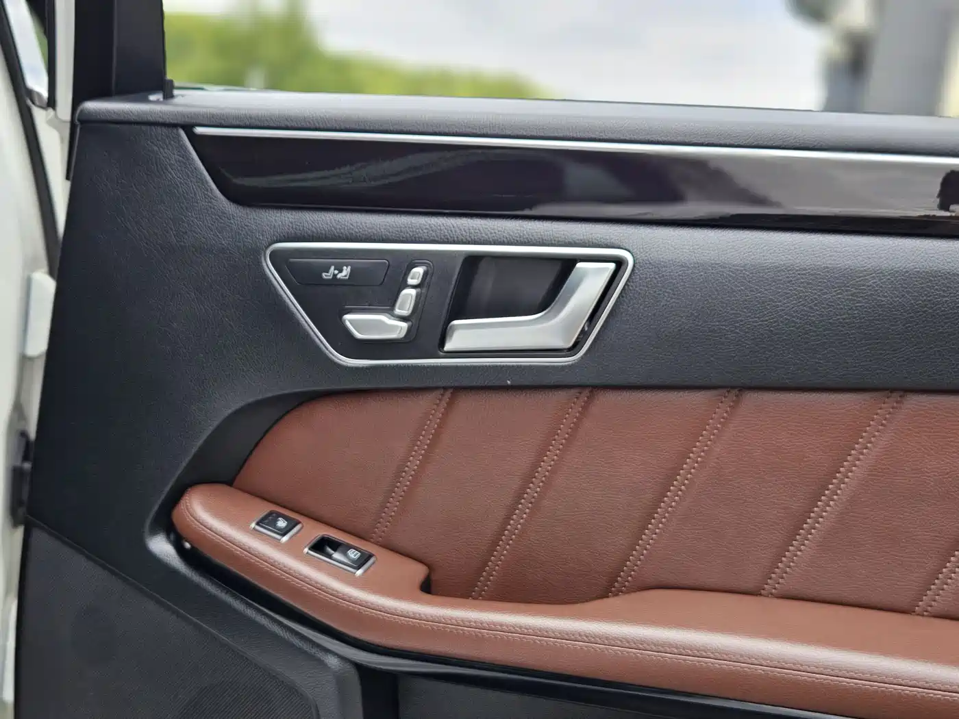 Mercedes-Benz E-Class 2015 E 260 L Sport Luxury фото 23