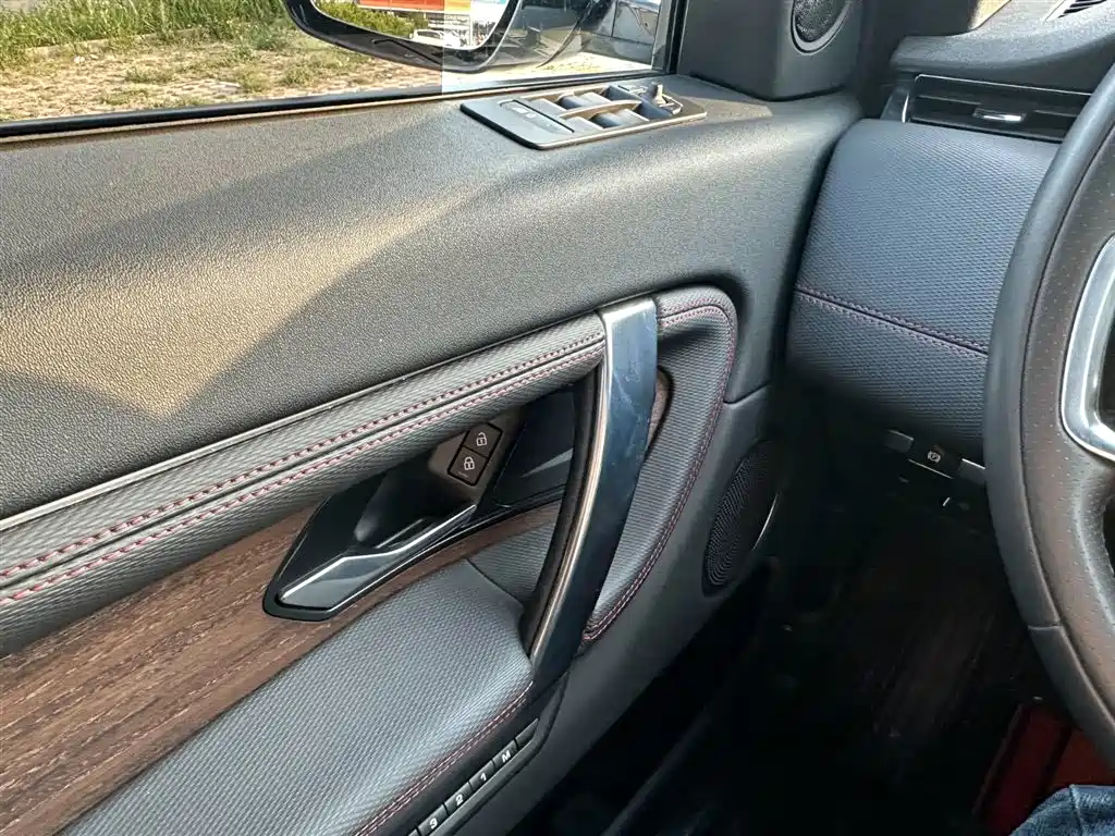 Land Rover Discovery Sport 2022 Model 249PS R-Dynamic SE Performance Tech Edition 5-Seater фото 23