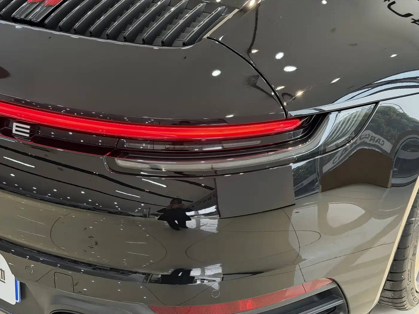 PORSCHE 911