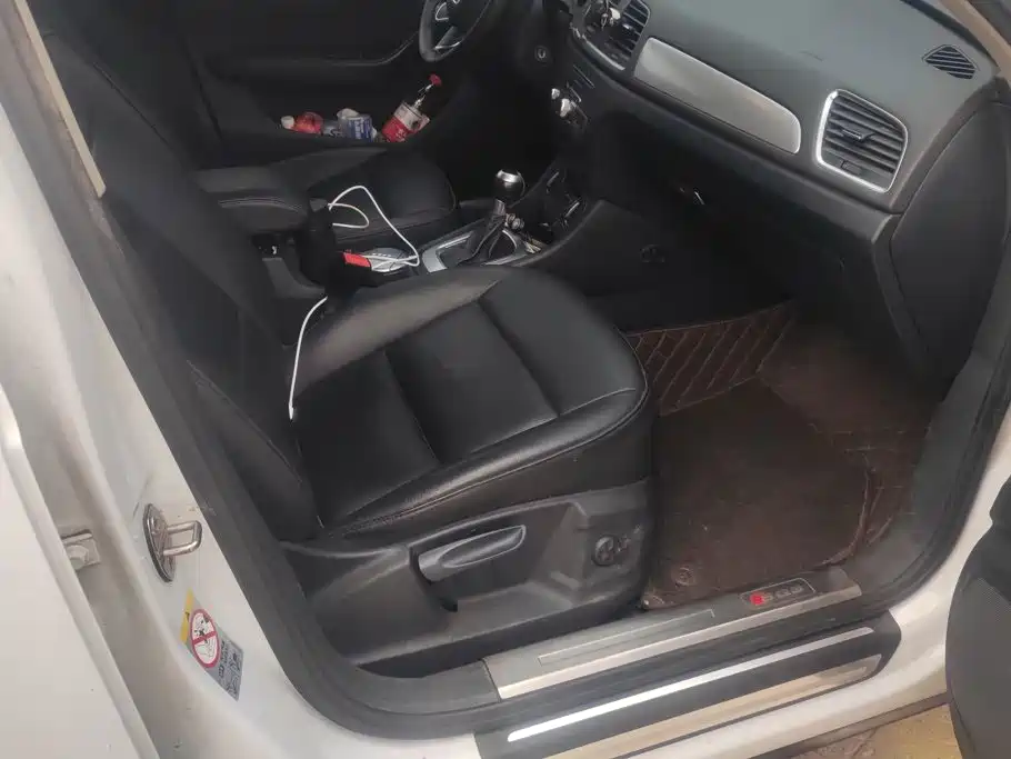 Photo 8 - Audi Q3