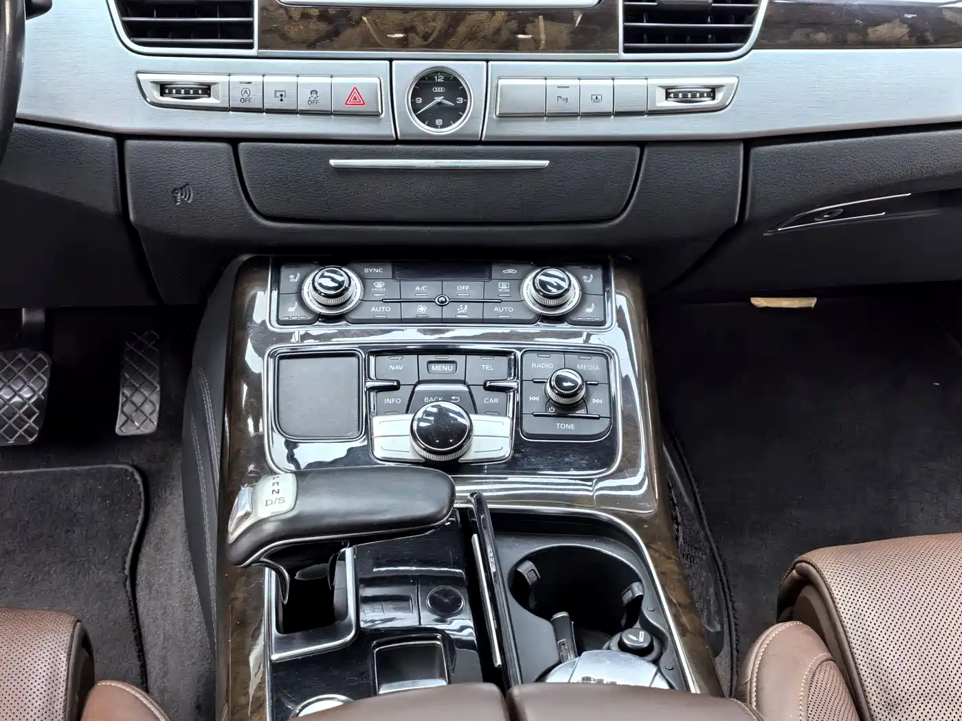 Audi A8 2013 A8L 45 TFSI quattro Luxury фото 11