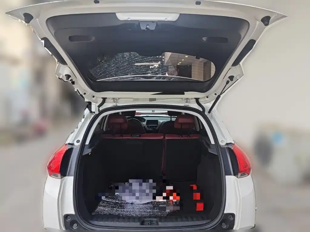 Peugeot 2008 2015 2014 1.6L Automatic Fashion Edition