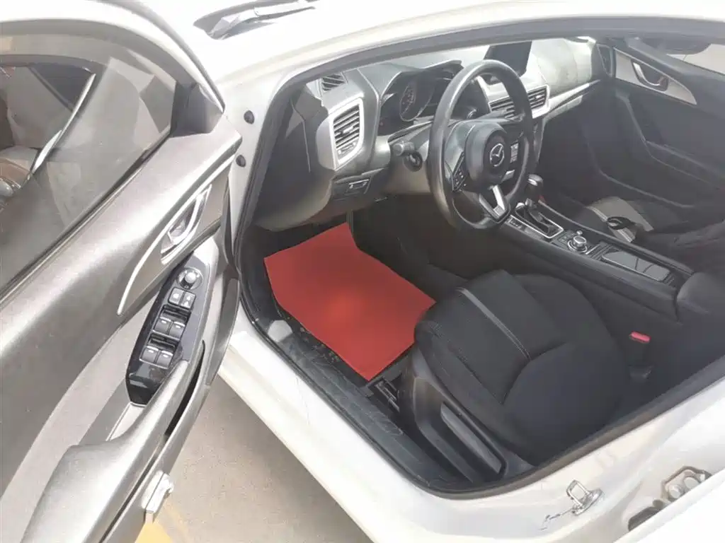 Фото 16 - Mazda Mazda 3