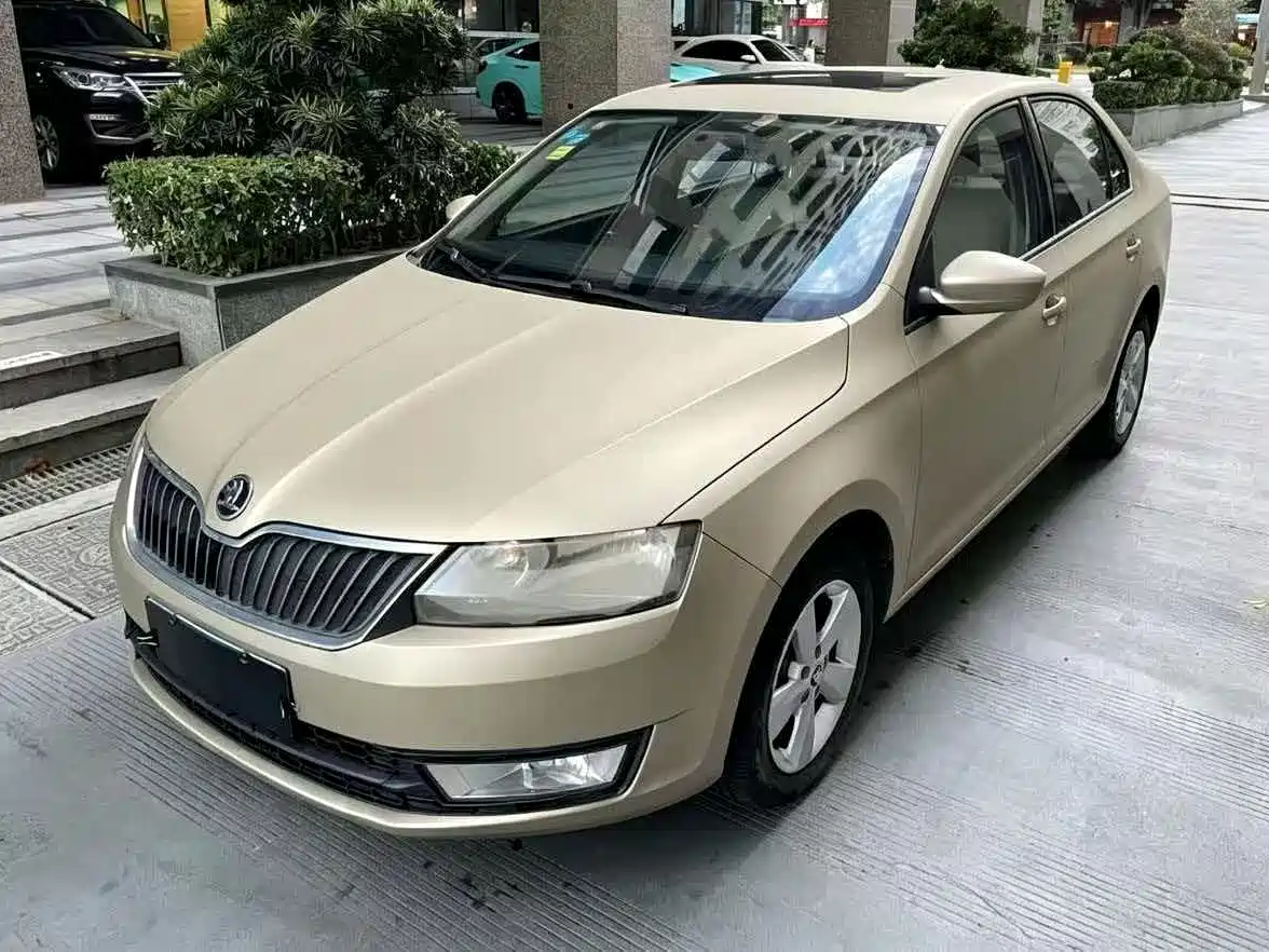 Škoda Rapid 2015 1.6L Automatic Smart Selection