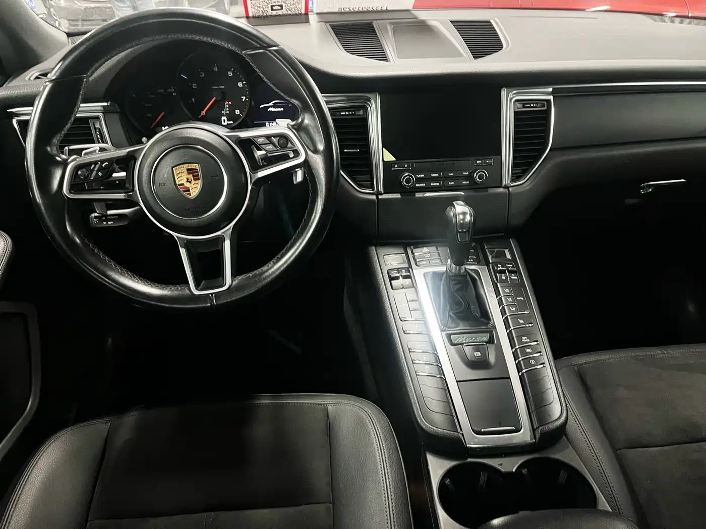 Porsche Macan 2016 Macan 2.0T фото 8