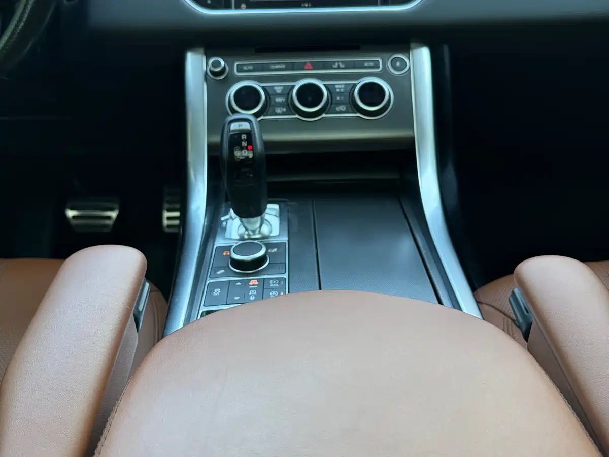 Land Rover Range Rover Sport 2016 Model 3.0 SC V6 HSE DYNAMIC фото 14