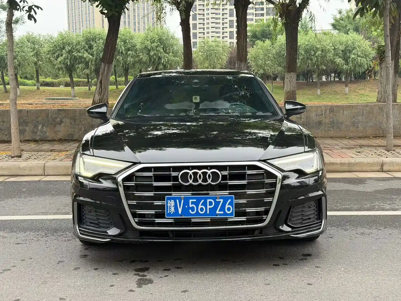 Фото 2 - Audi A6L
