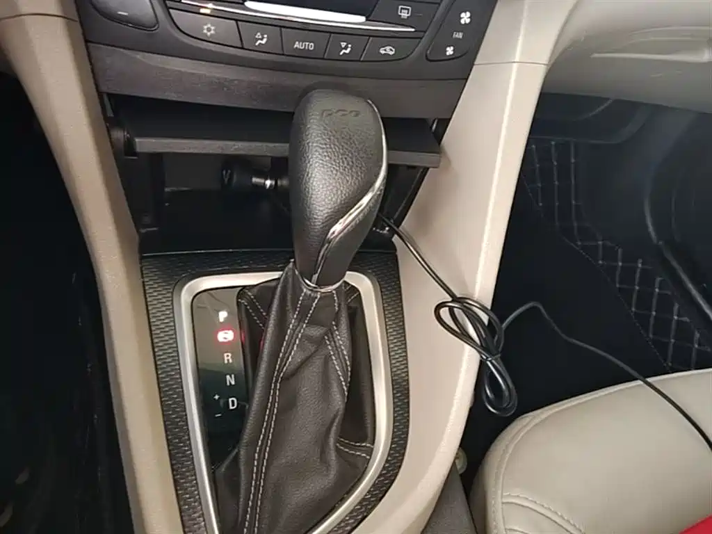 Buick Excelle 2019 15T DCT Connected Elite Type China VI фото 14