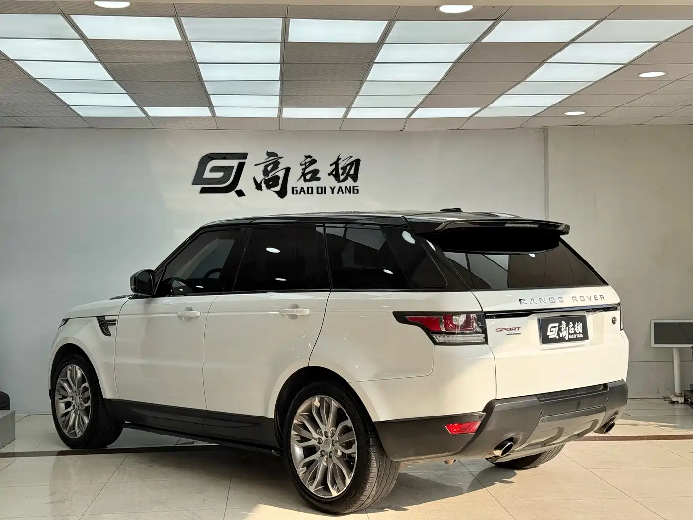 Land Rover Range Rover Sport 2016 Model 3.0 SC V6 HSE DYNAMIC фото 33