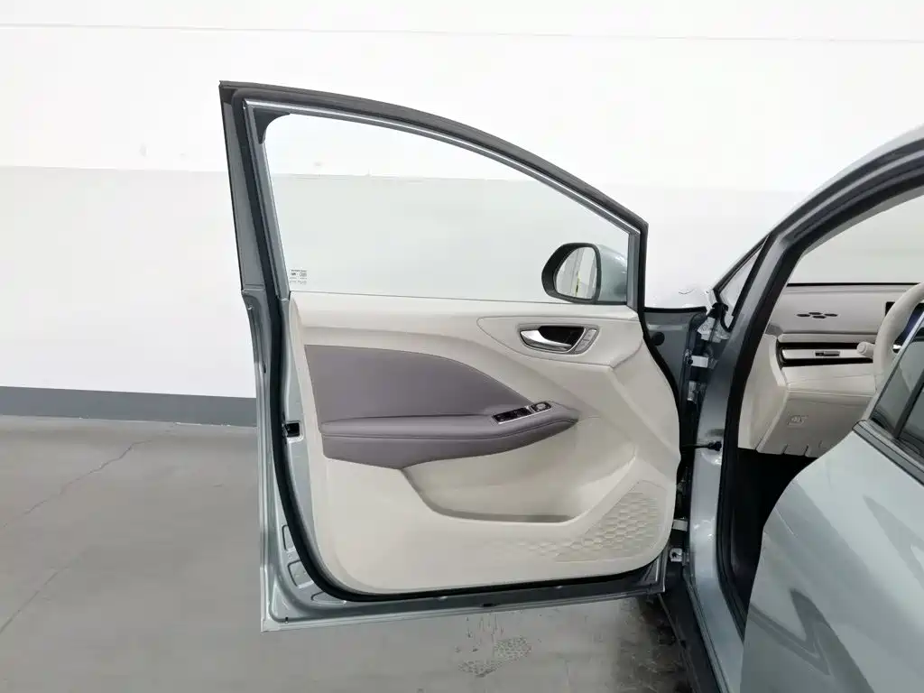 MG MG4 EV 2025 2025 Base Model