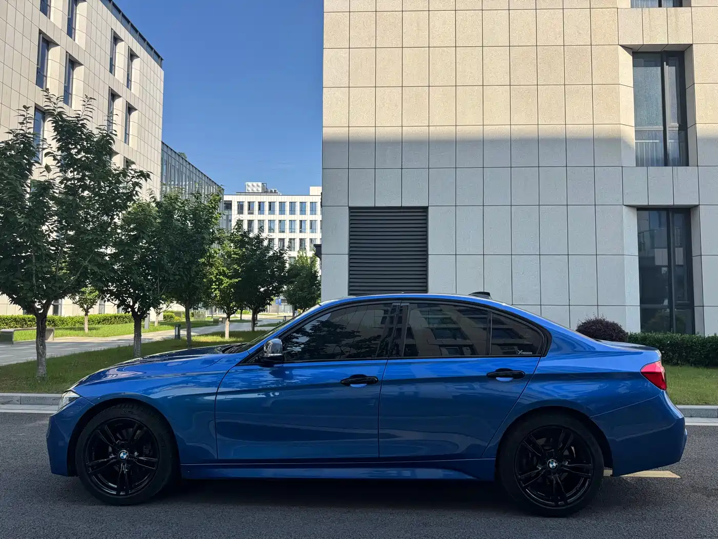 BMW 3 Series 2017 330i M Sport фото 3
