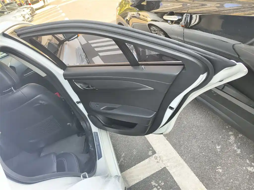 Cadillac ATS-L 2017 28T Technology фото 20