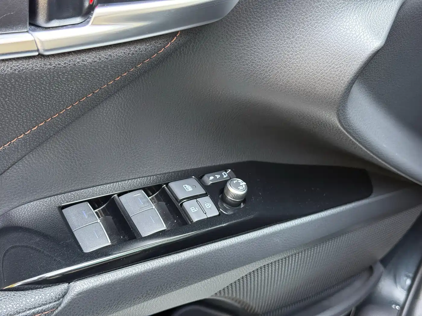 Toyota Camry 2023 2.0G Luxury Edition фото 20