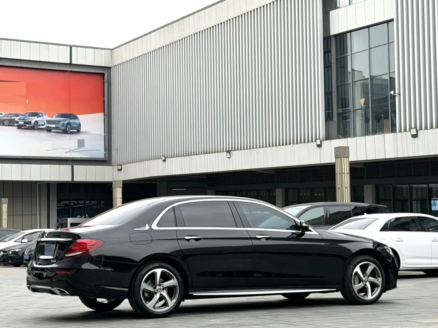 Mercedes-Benz E-Class 2017 E 300 L Sport Luxury фото 4