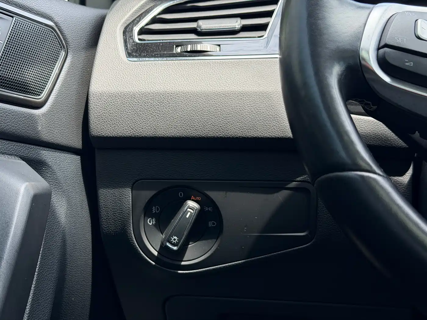 Volkswagen Tiguan L 2019 330TSI Automatic 2WD R-Line Flagship Edition China VI фото 22