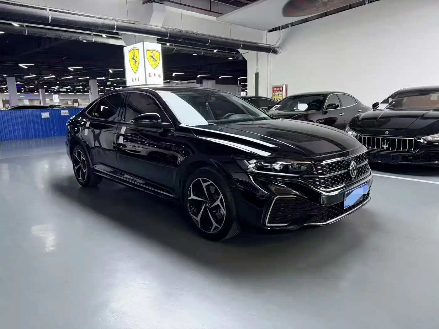Volkswagen Passat 2024 380TSI Starlight Dragon Soaring Edition фото 3