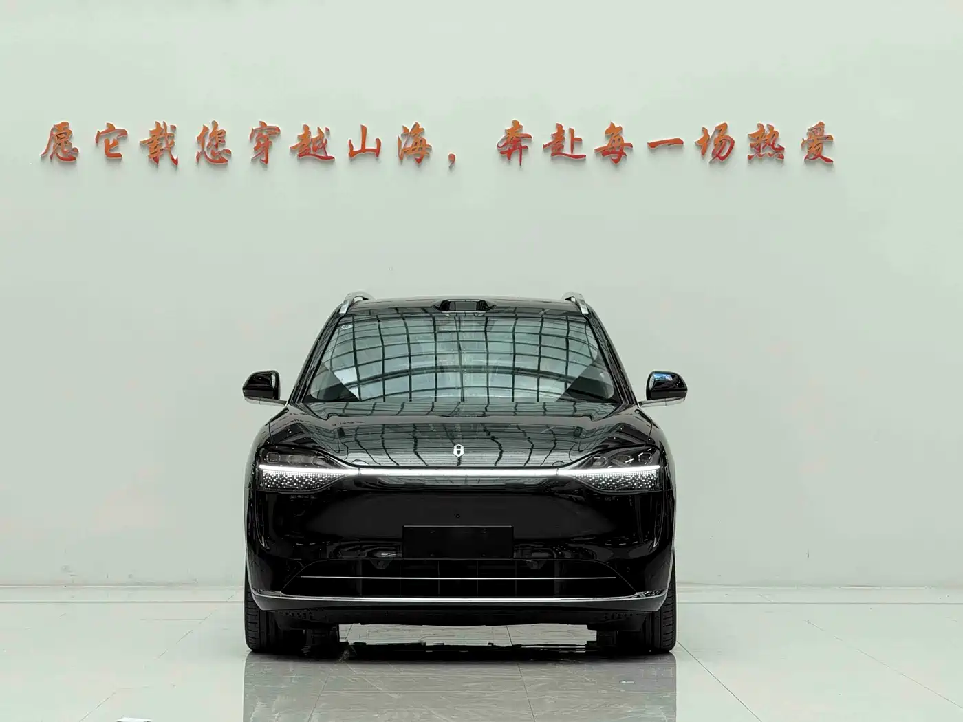 AITO Wenjie AITO M9 2025 Extended Range Ultra 52kWh 6-Seater фото 2