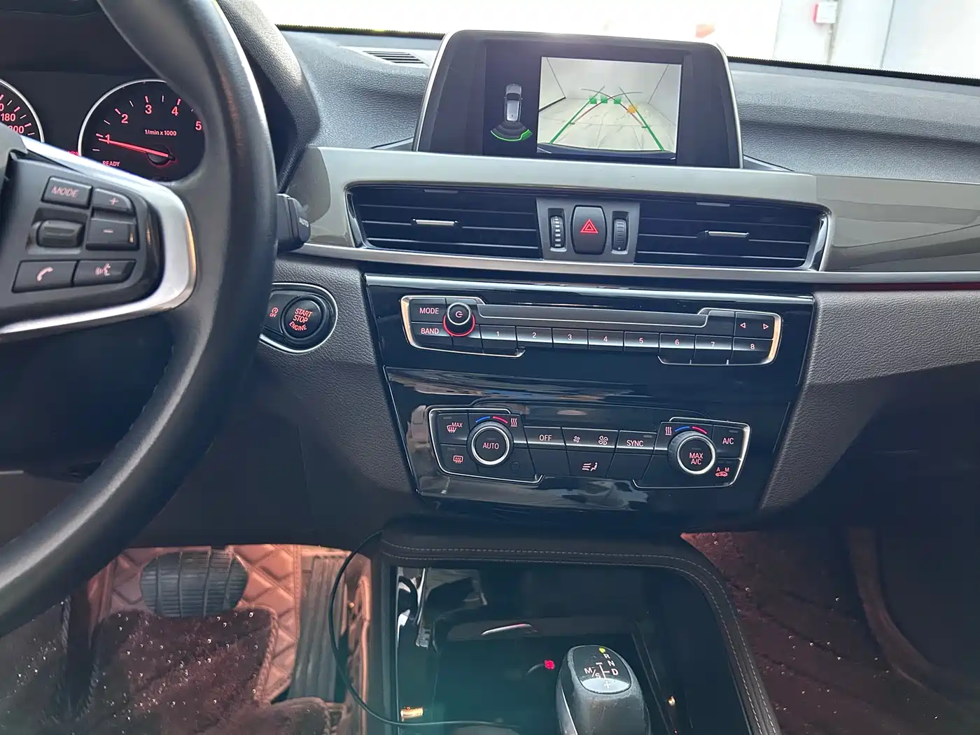 BMW X1 2018 sDrive18Li Premium Model фото 18