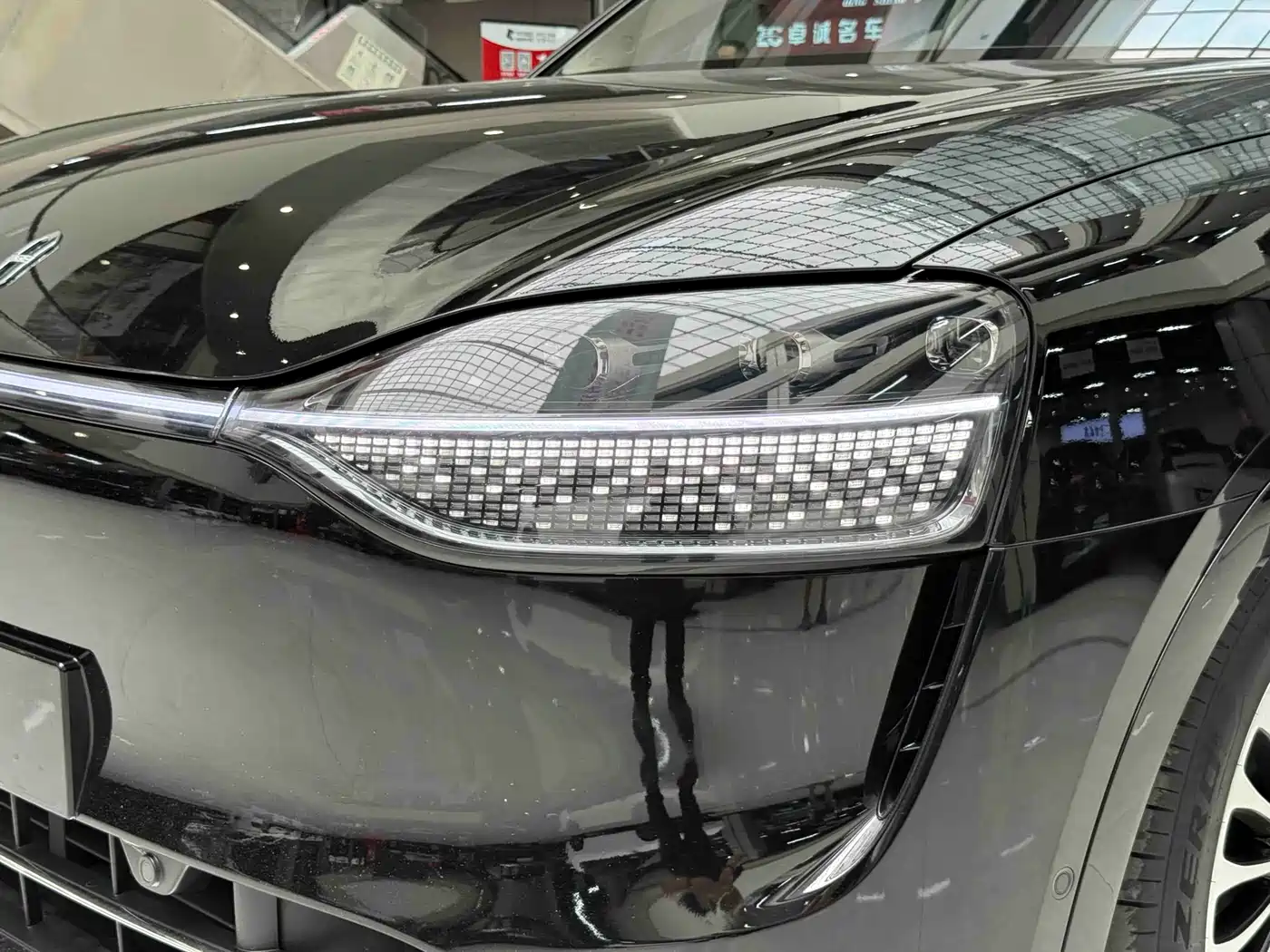 AITO Wenjie AITO M9 2025 Extended Range Ultra 52kWh 6-Seater фото 8