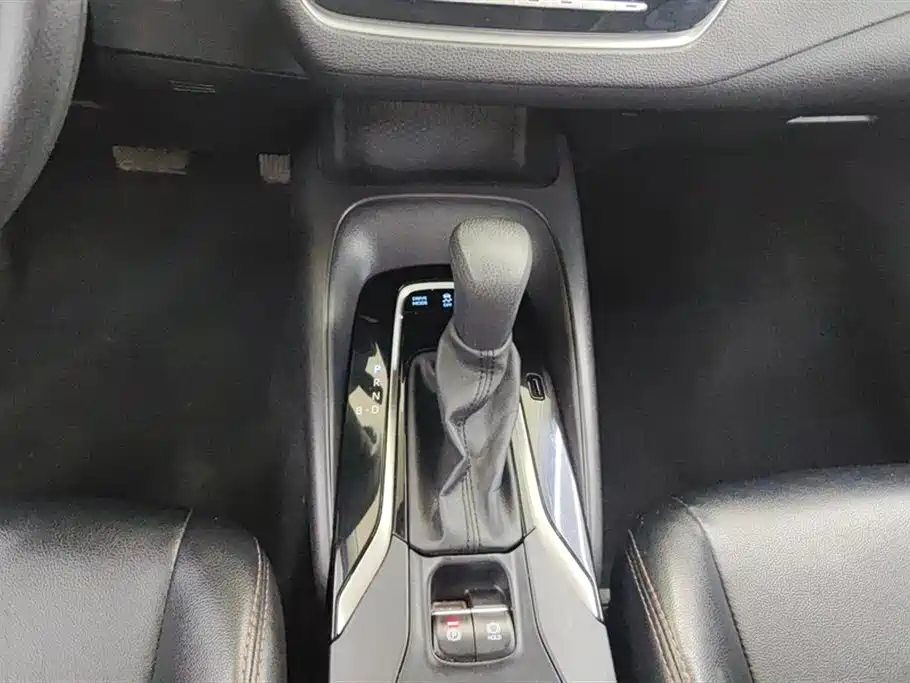 Toyota Corolla 2021 Hybrid 1.8L E-CVT Elite Edition фото 16