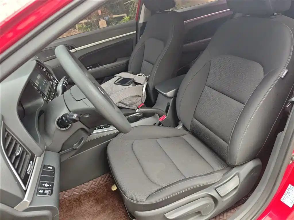 Hyundai Elantra 2016 Model 1.6L Automatic Smart Elite фото 11