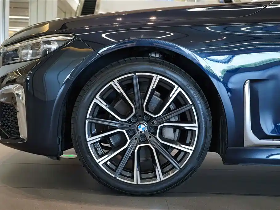 BMW 7 Series 2019 740Li Leading M Sport Package фото 7