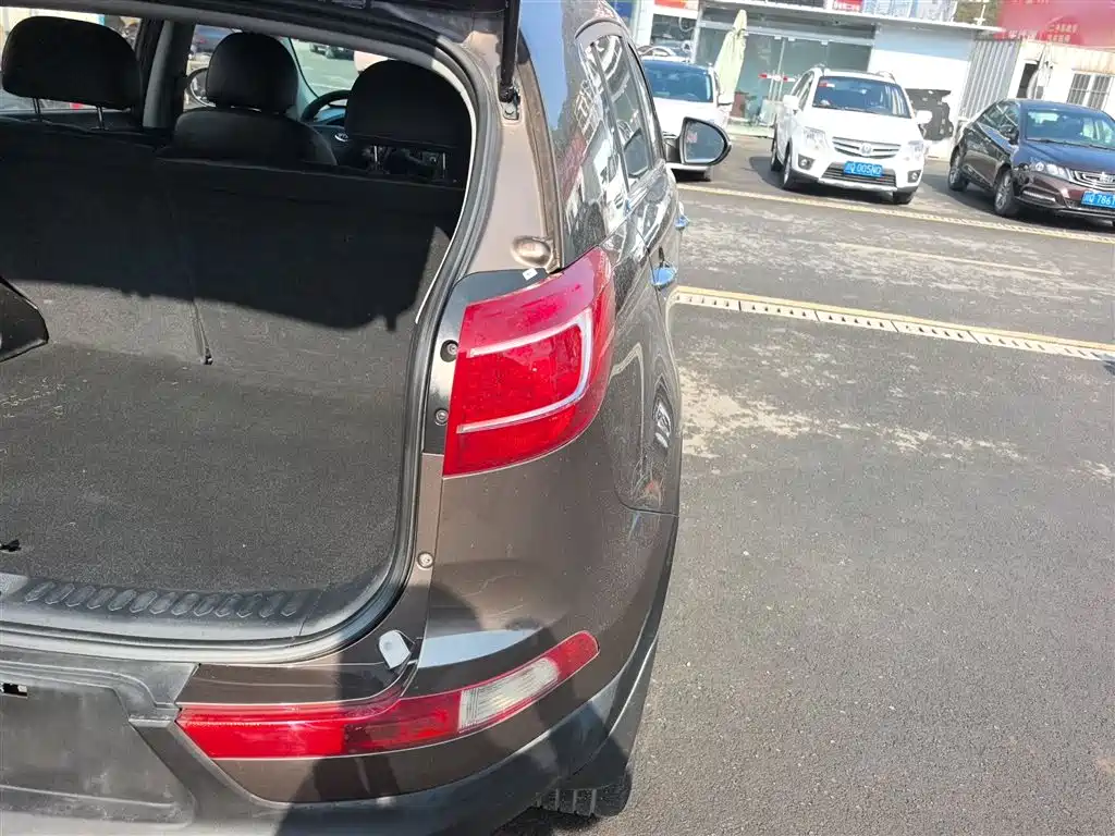 Kia Sportage 2014 2.0L Automatic 2WD GLS фото 8