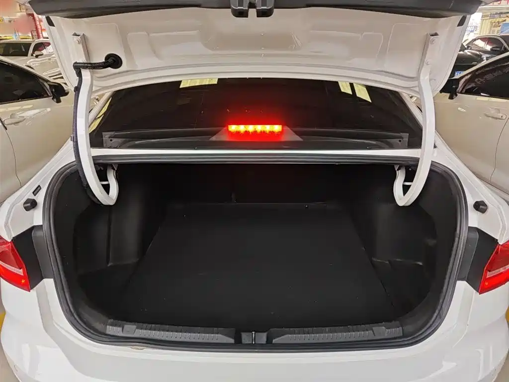 Volkswagen Lavida 2019 280TSI DSG Comfort Edition China VI фото 9