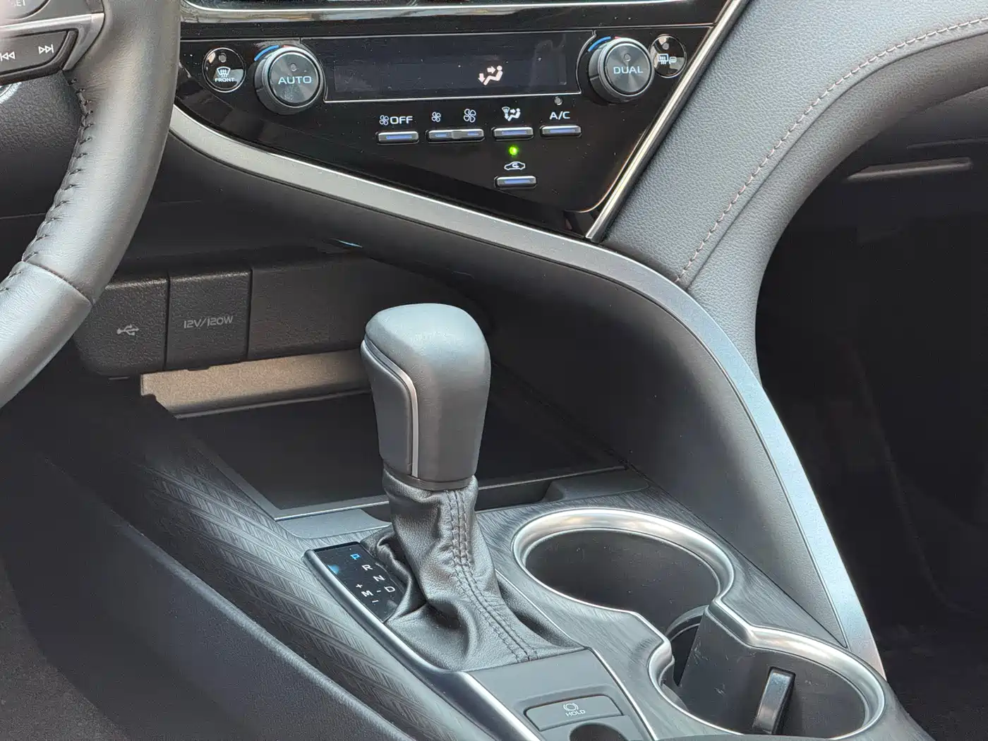 Toyota Camry 2023 2.0G Luxury Edition фото 21